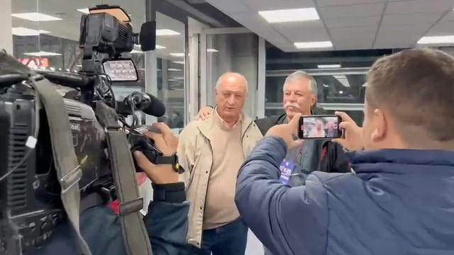 1651992460889062480.jpg 1651992460889062480.jpg