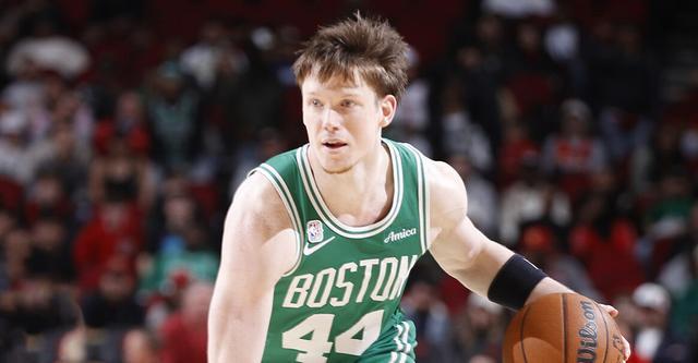 开云体育在线-Shams：凯尔特人与双向球员马克斯-舒尔加签下两年标准合同